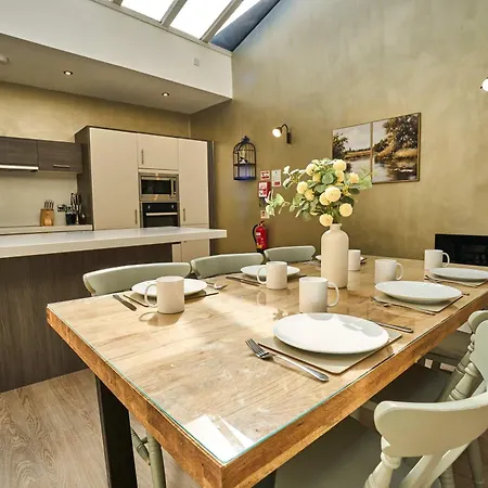 1 The Kings Within The Walls * يورك