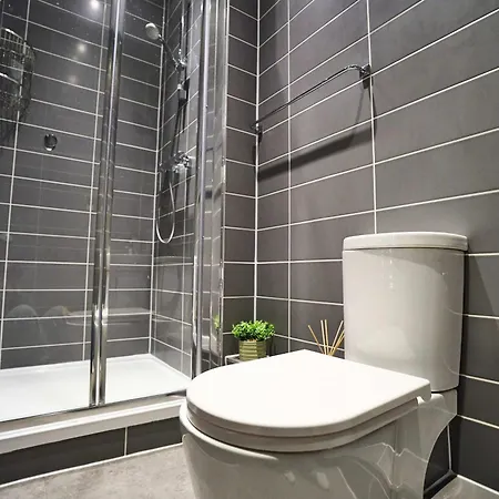 1 The Kings Within The Walls * يورك